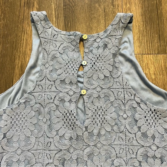 Alya Lace Tank Top Periwinkle Blue Lined Button Back Closure Sleeveless Top L - Picture 12 of 14